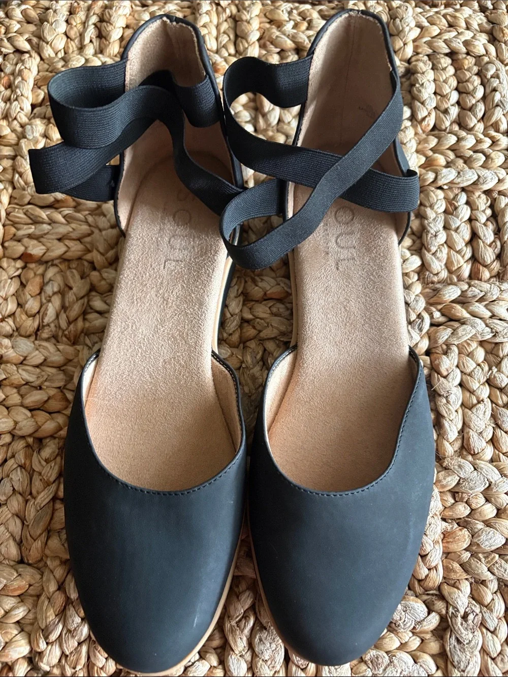 SOUL Naturalizer Black Crisscross Ankle-Strap Flat-size 10 - Picture 6 of 7